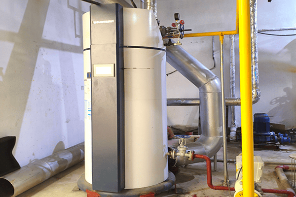 青海某餐飲公司使用方快鍋爐立式容積式燃?xì)鉄崴仩t