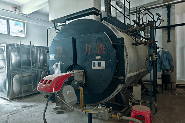 深圳某醫(yī)院使用方快鍋爐一臺(tái)2噸燃?xì)庹羝仩t