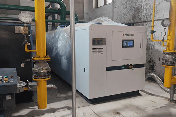 蘭州某電源車輛研究公司使用方快一臺(tái)燃?xì)鉄崴仩t案例